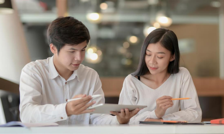 新加坡南洋理工大学的讲师团队有丰富的实践经验